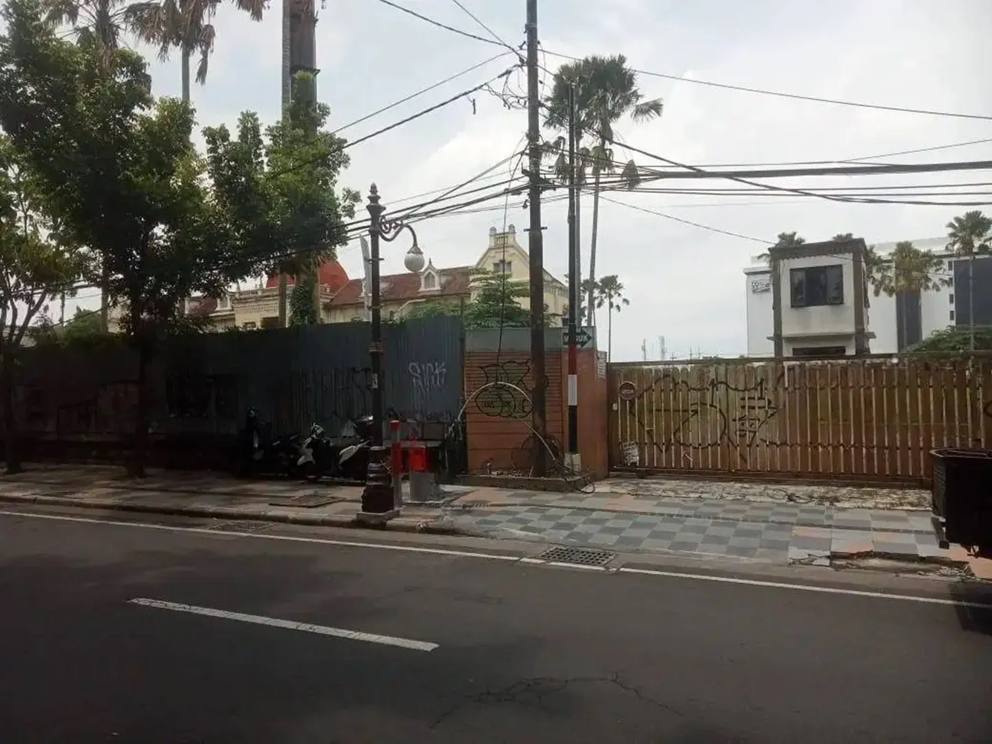 Jual Tanah dan Bangunan Strategis di Raya Bubutan Kota Surabaya