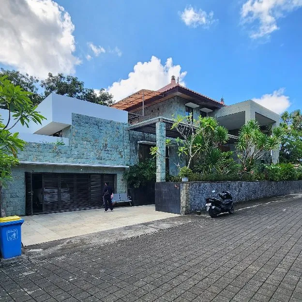 Dijual Villa Full Furnish, Jl. Gita Kencana Jimbaran Atas Kura Selatan