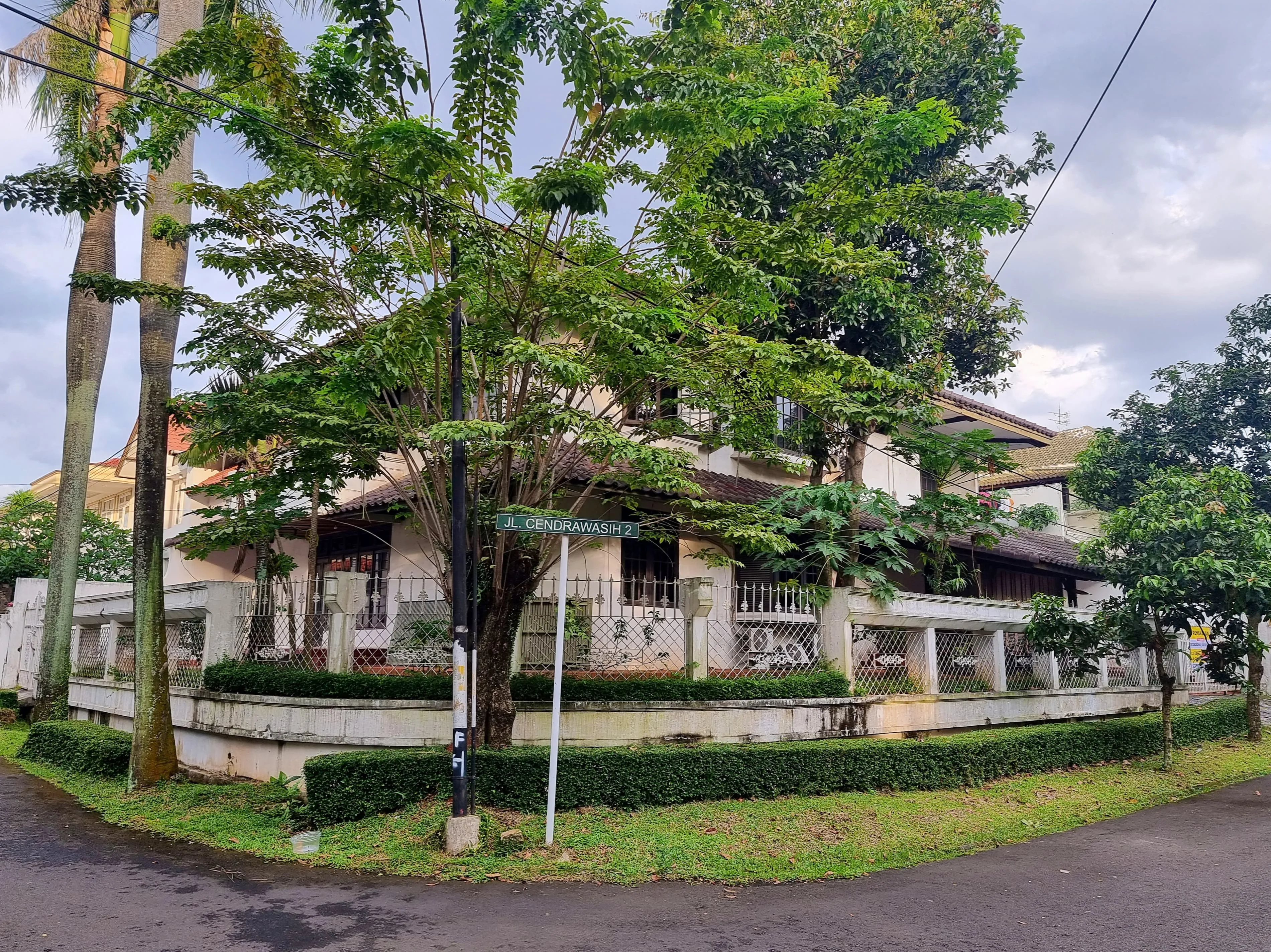 Dijual Rumah SHM 2 Lantai di Jalan Cendrawasih, Jakarta Selatan