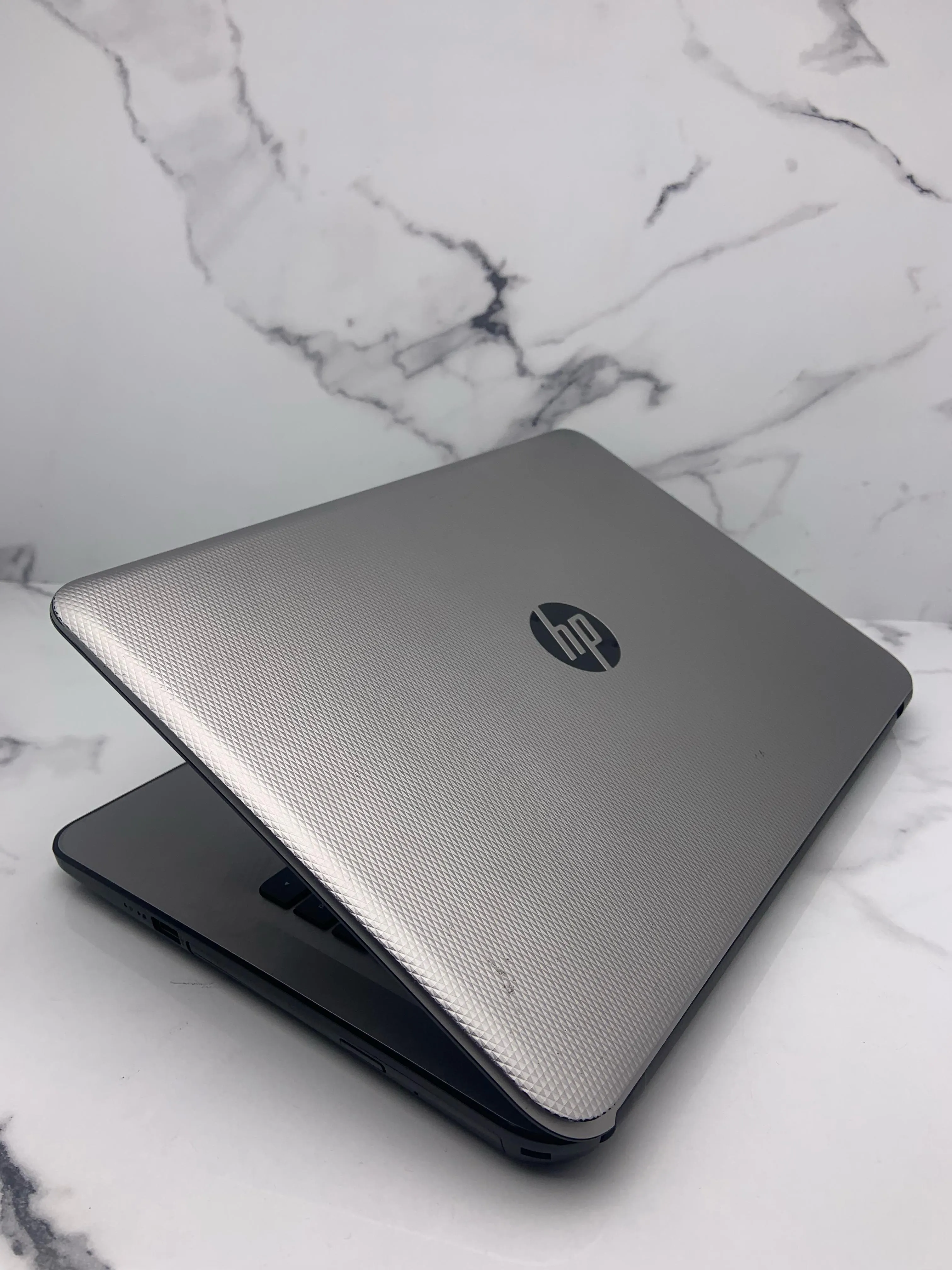 LAPTOP HP 14-AF118AU TERCANGGIH DI MALANG
