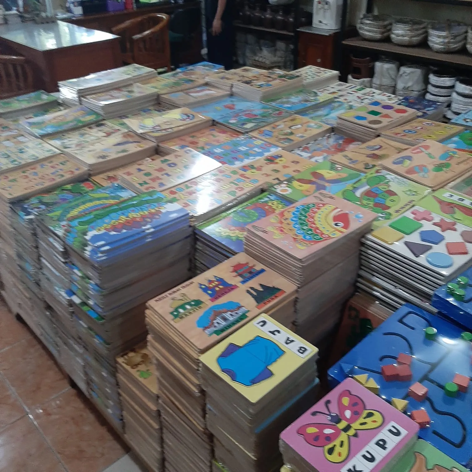 grosir produsen jual alat peraga puzzle edukasi kayu anak paud tk kb murah terdekat jakarta bekasi