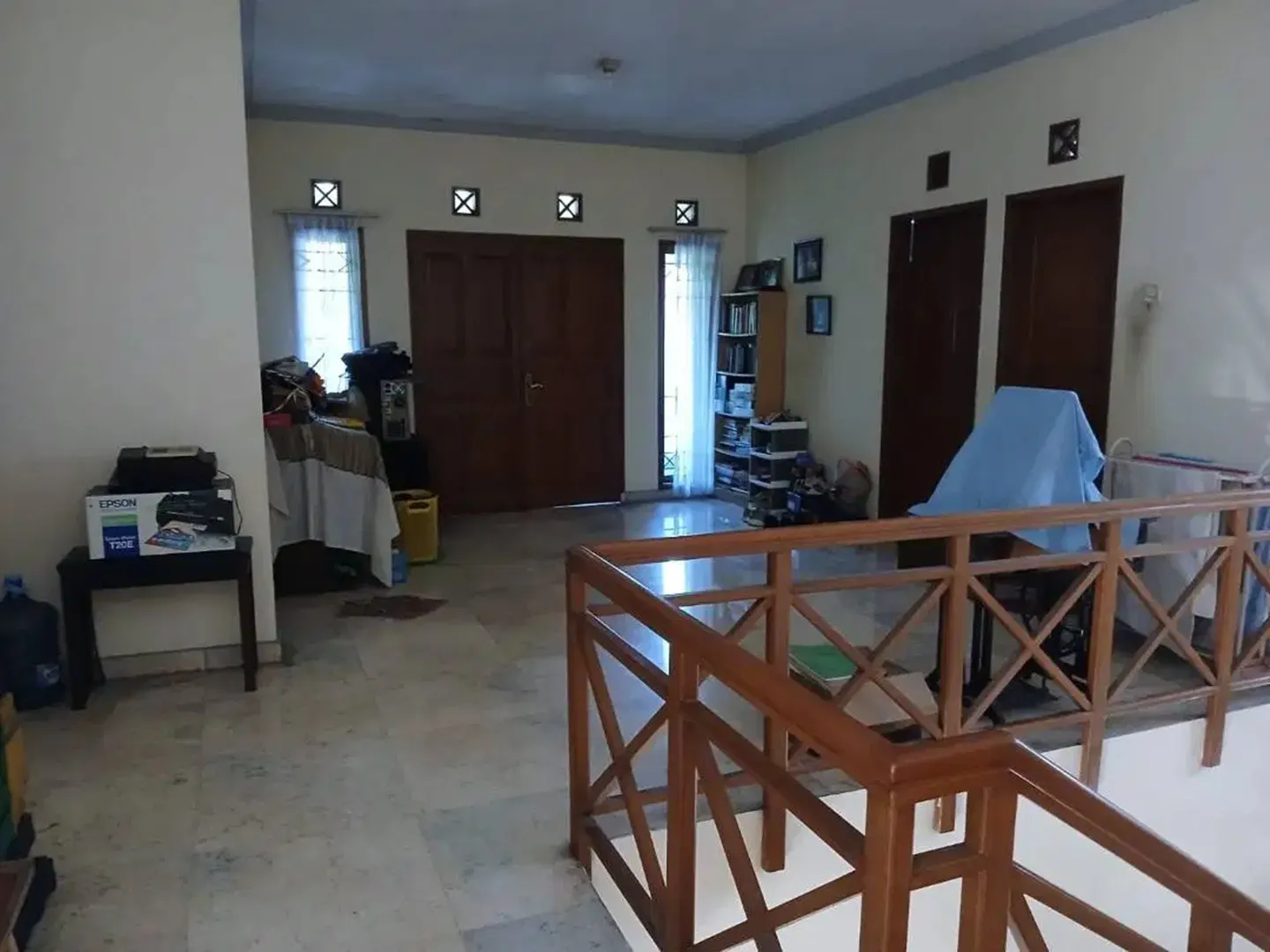 Dijual Rumah Dua Lantai Shm Jakarta Timur di Jalan Abadi