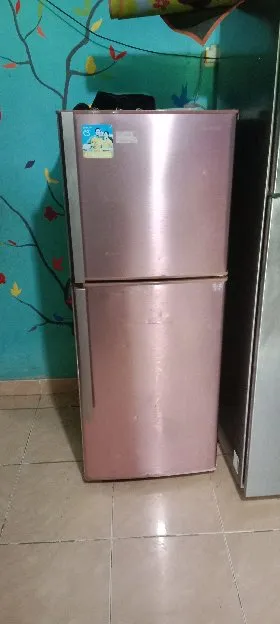 Kulkas Sharp 2 Pintu murah bersih dan dijamin normal jaya