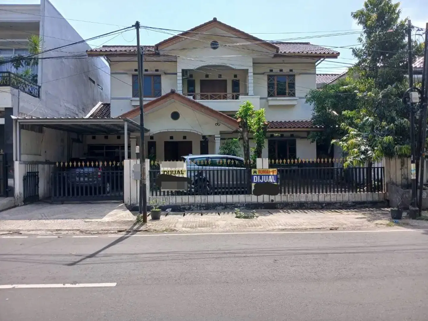 Dijual Rumah Dua Lantai Shm Jakarta Timur di Jalan Abadi