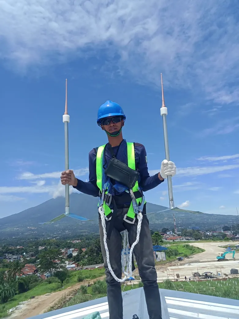 Spesialis Jasa pemasangan penangkal petir anti petir grounding ...