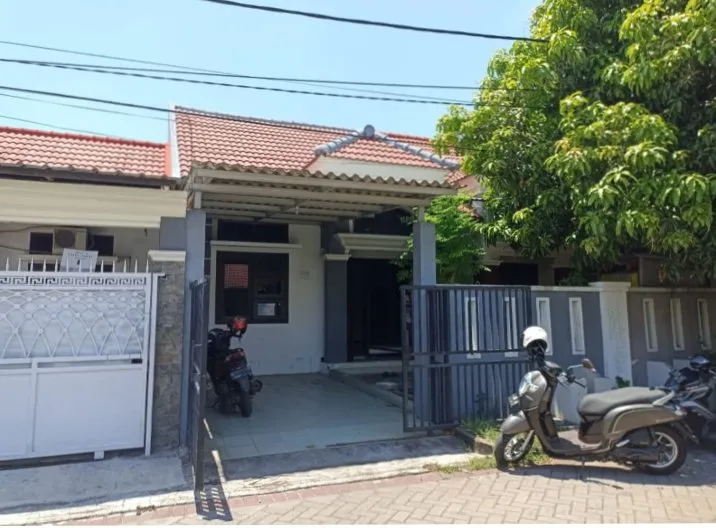 *Rumah siap huni di Taman wiguna selatan Surabaya*