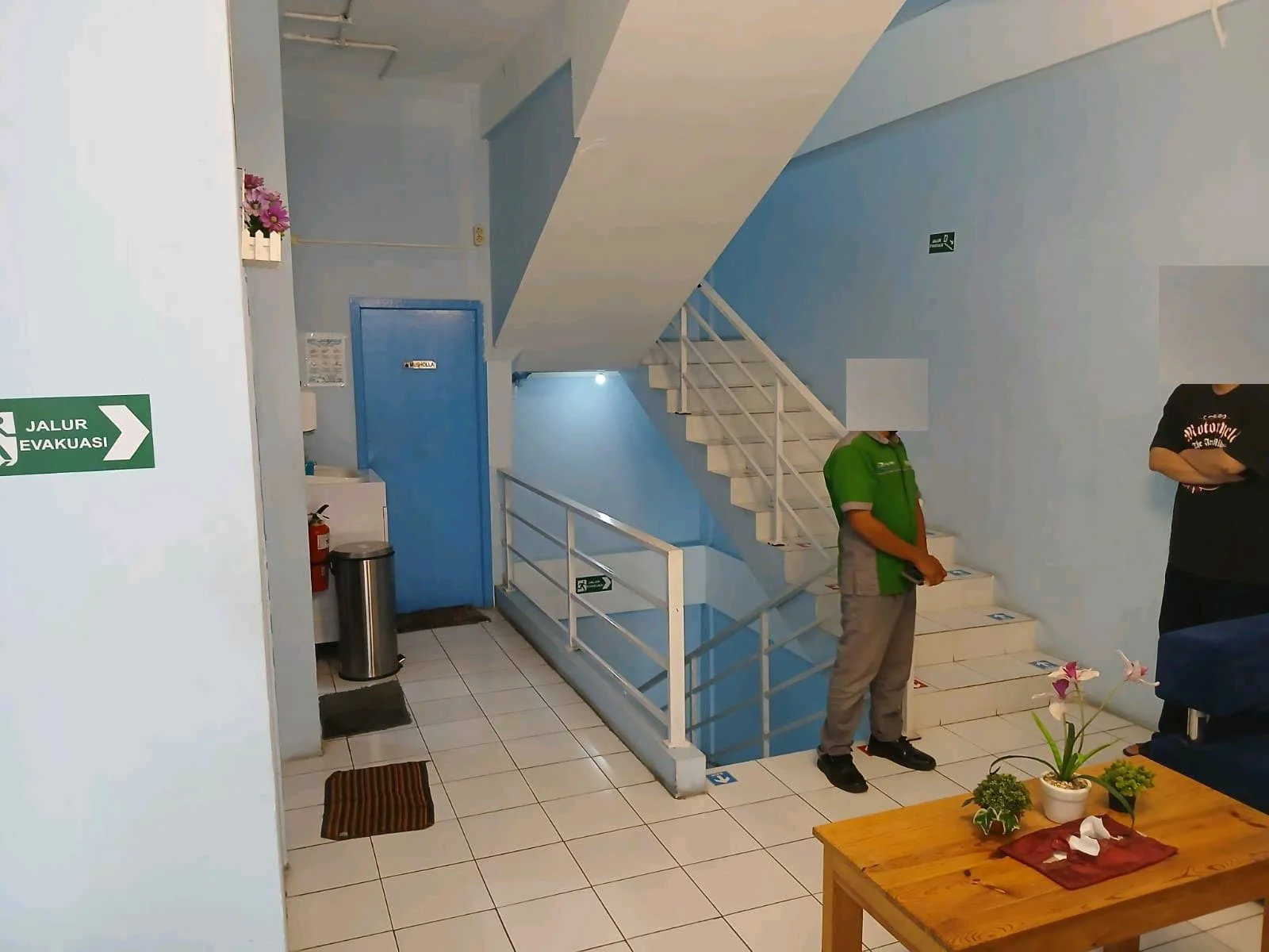 Disewakan Ruko 3 Lantai di Raya Jermursari, Surabaya