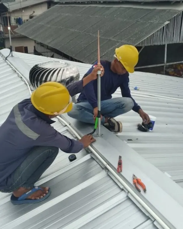 Update Harga Terbaru - Toko Online - Teknisi Jasa Pasang Penangkal Petir Untuk Gedung Perkantoran Di Sariwangin ^ Parongpong