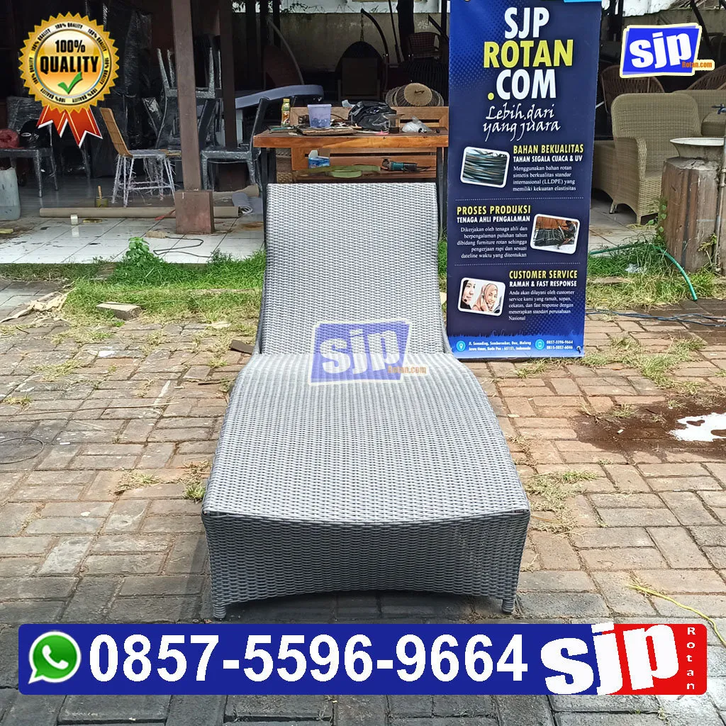 sunbed rotan sintetis / kursi kolam renang rotan sintetis