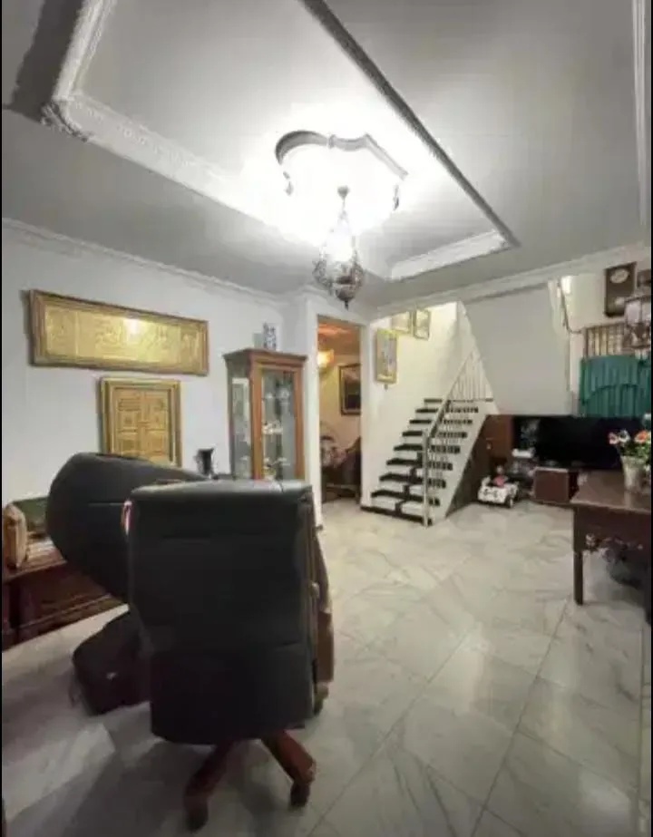 Jual Rumah Bagus di Komplek Perumkar DKI Jakarta Timur