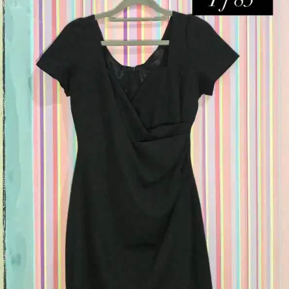 Dress Hitam Elegan Wanita