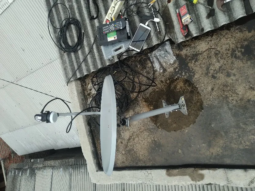 Teknisi Panggilan Ahlinya Pasang & Setting Service Antena Parabola Di Uwung Jaya Tangerang Kota
