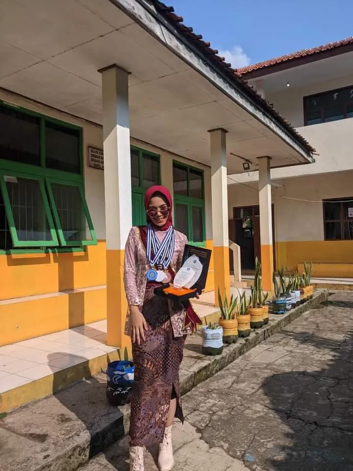 Terbaik, Kebaya Bali, Kebaya Wisuda SMP, Jambi, NENG LINA KEBAYA