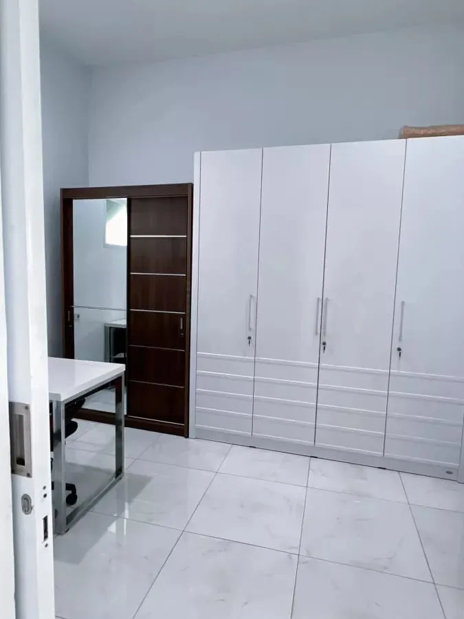 Dijual Rumah 2,5 Lantai di Griya Babatan Mukti, Surabaya