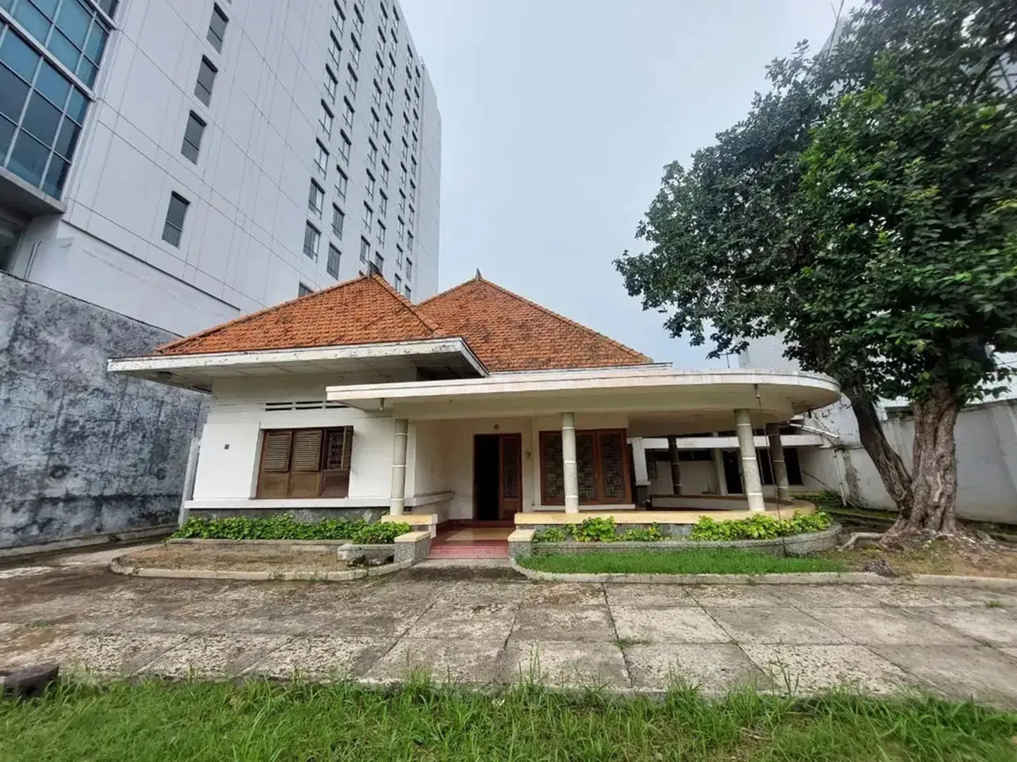 Jual Rumah Tua Bagus di Jalan Ahmad Yani Kota Semarang