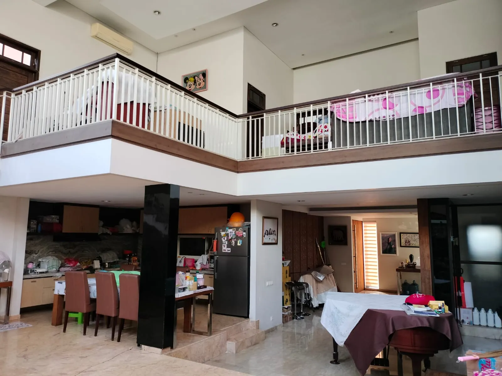 Dijual Rumah 2 Lantai di Dharmahusada Indah Barat, Surabaya