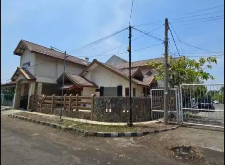 Dijual Rumah Pojokan di Taman Pinang, Sidoarjo