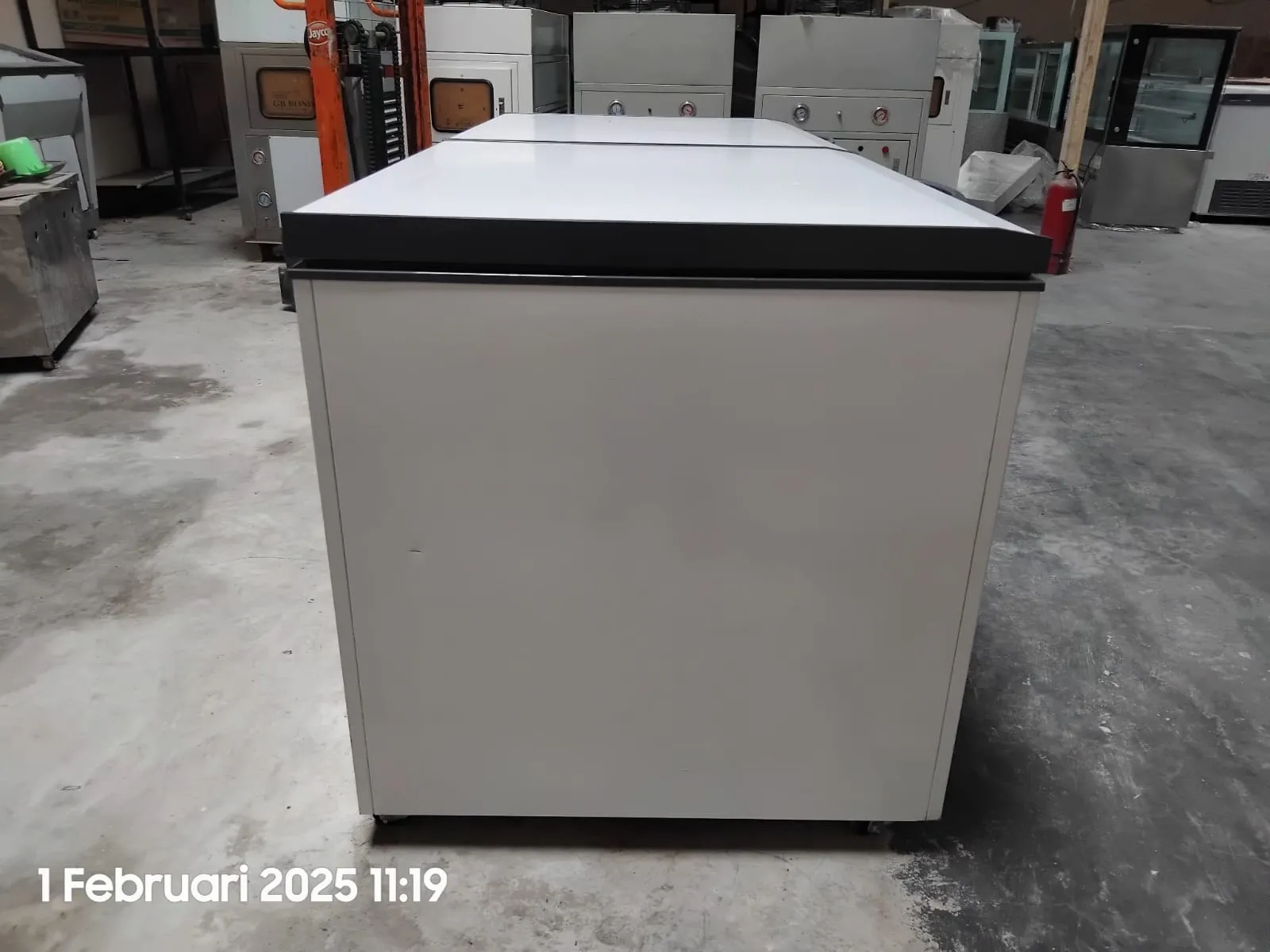 PROMO CUCI GUDANG NEW Gea AB-900-T-X Chest Freezer Box Pendingin Makanan Beku Frozen Food Ice Cream