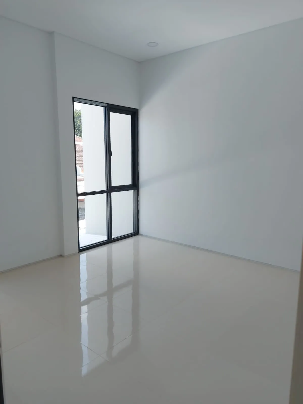 Dijual Rumah 2 lantai baru gress di Satelit Utara Surabaya Barat