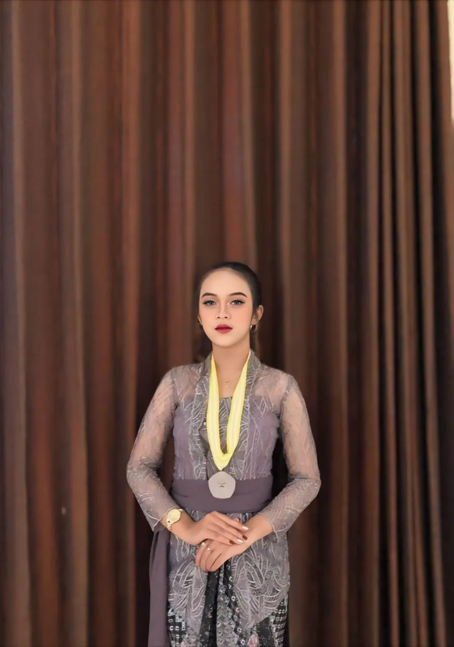 Terbaik, Kebaya Kutubaru Wisuda Modern Anak SMA, Minahasa NENG LINA KEBAYA