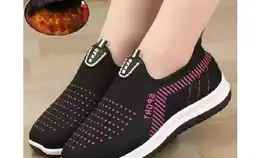 Sepatu Sneaker Wanita Slip On 