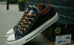 Converse Hitam Golde