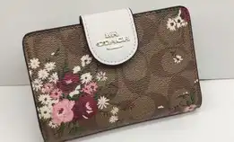 Dompet Coach