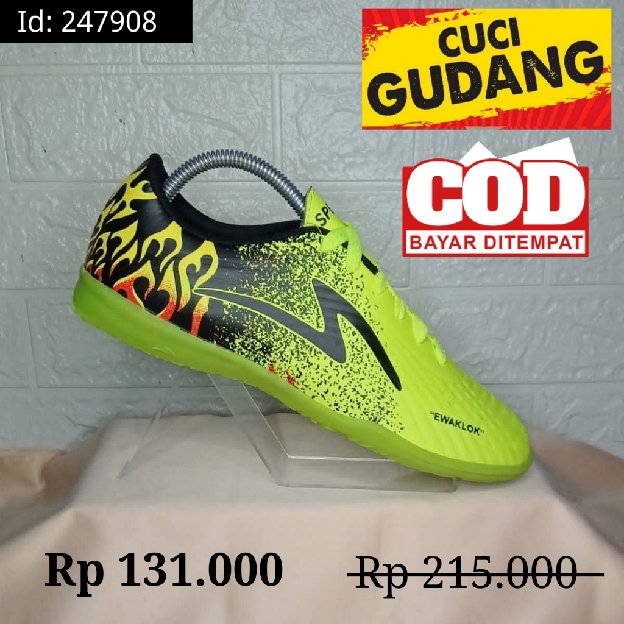 Promo Cuci Gudang Sepatu Sneakers Futsal Pria Sport Trendy 