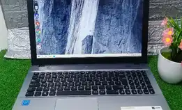 Laptop Asus VivoBook Max
