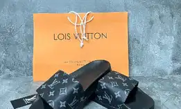 Sandal Selop Slip On Karet Louis Vuitton Lv