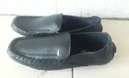 Sepatu Slip On Warna Hitam