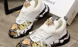 Sepatu Sneakers Pria Versace