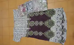 Daster Batik Dengan Motif Bunga Yang Macam Macam Warna 