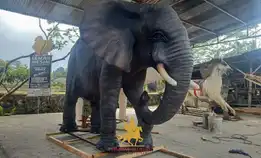 Patung Gajah Jumbo