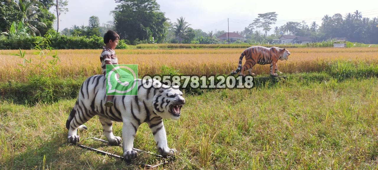 Patung Macan Loreng