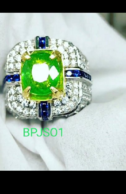 Natural Tsavorite Garnet Asli 