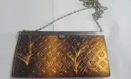 Dompet Tali Lv