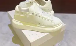 Sepatu Sneakers Alexander Mcqueen White