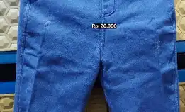 Celana Jeans Pendek