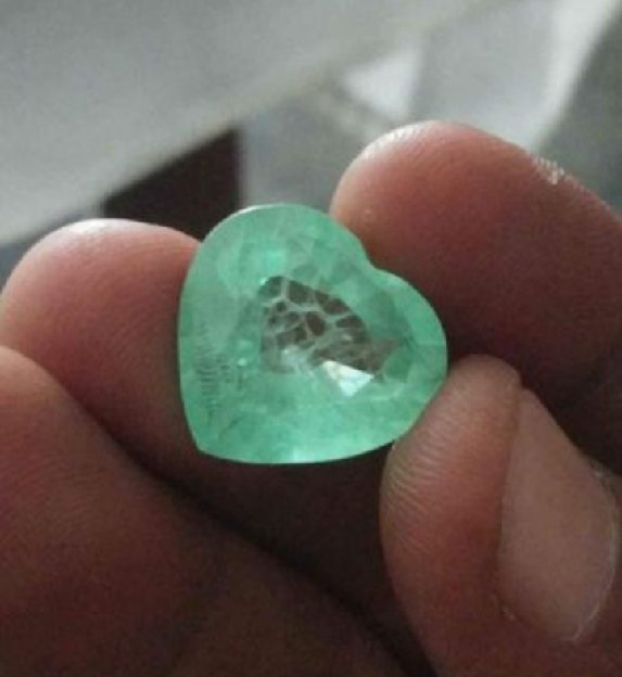 Zamrud Chatam , Batu Jamrud Bentuk Heart 