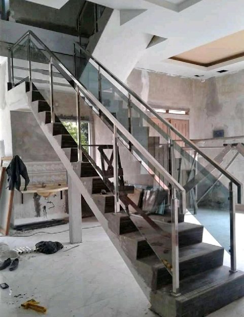 Railing Tangga Stenlies Kaca 