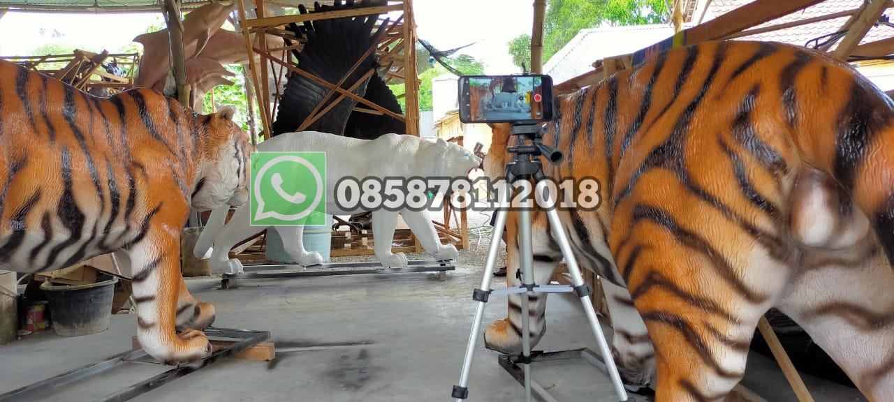 Pengrajin Patung Macan