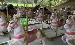 Patung Kuda Komedi Putar