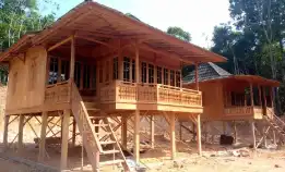 Wahyu Rumah Kayu