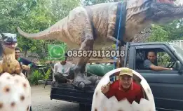 Patung Dinosaurus