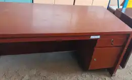 meja kerja kantor laci kayu