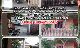 Kost Murah Di Tengah Kota Solo.Kamar Besar, Kamar Mandi Dalam, Fasilitas Komplit.  Harian, Mingguan