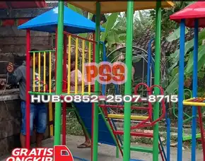 Gambar Ayunan Besi Bulat Besar Dan Mainan Playground Kec Sawan Buleleng Bali
