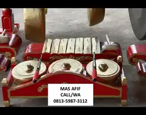 Pengrajin Gong Rokan Hulu