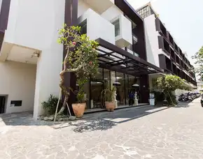 Jual Hotel Aktif Di Dekat Pantai Seminyak Di Petitenget Kuta Bali